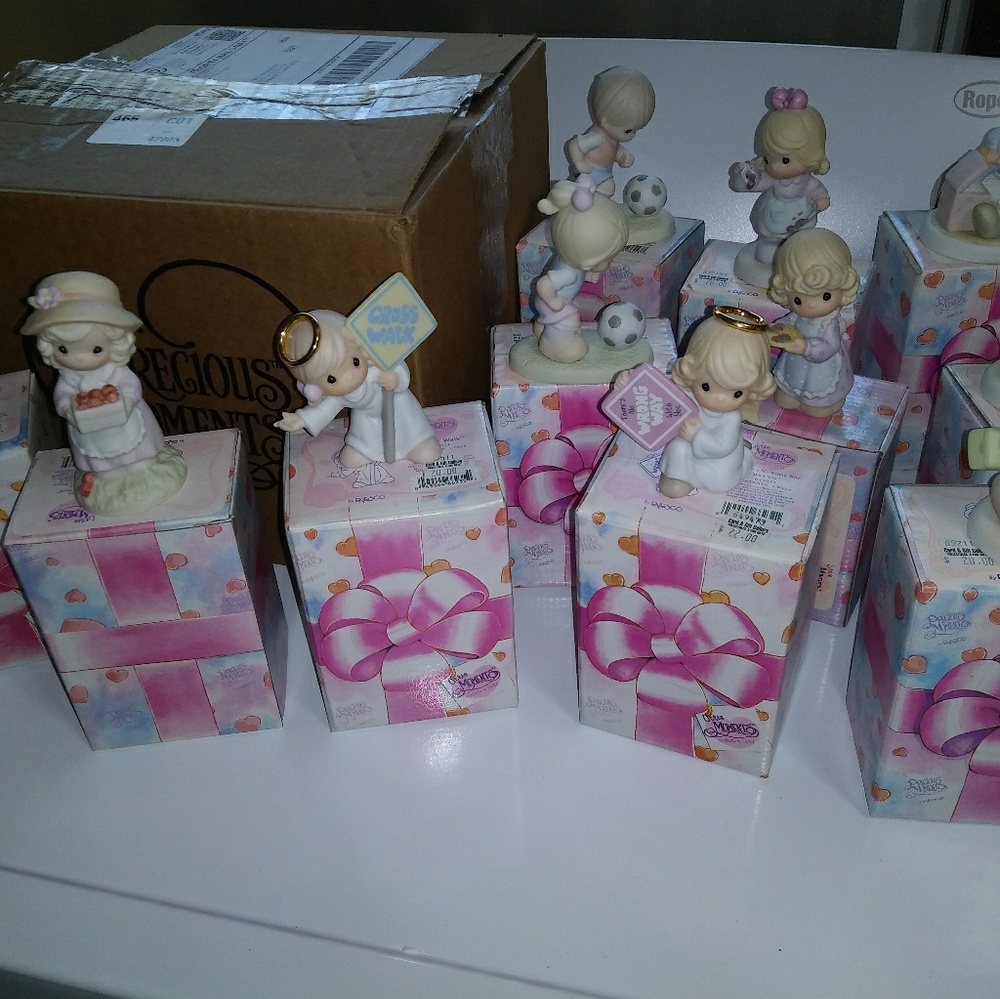 13 Precious Moments Figurines Lot